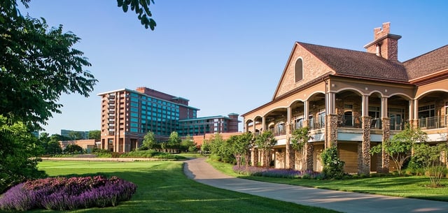 Lansdowne_Exterior_Clubhouse_and_Resort-776550-edited.jpg